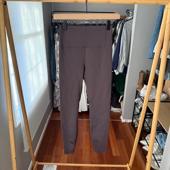 Vuori evolve leggings | Color: plum | Size: S - Picture 3 of 7